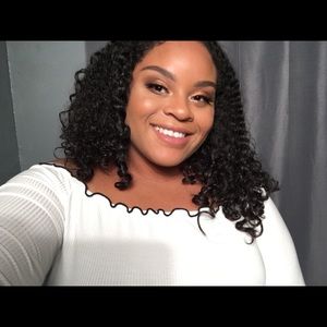 Meet your Posher, Leanna